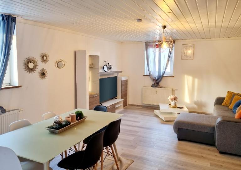 Cosy Apartment in Groß-Rohrheim - 87 m² - Sunny Terrace - Chambres d'hôtes Groß-Rohrheim