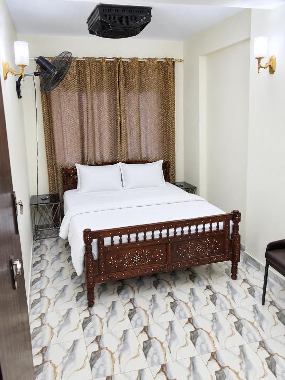 Waves Clifton Apartment - B&B Karachi