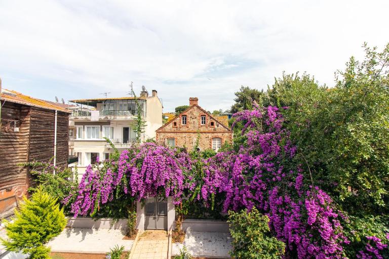 Büyükada Garden Apartments - 5 Min to Ferry - Ferienwohnung Adalar