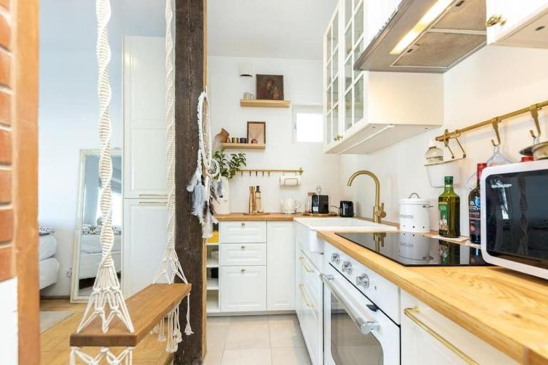 Boho-Charm Central Studio with free Parking - B&B Tallin