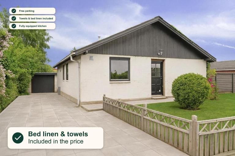 The Lucky Peer - 110m2 house 4 bedroom house - full kitchen & free parking - Bed and Breakfast Odense