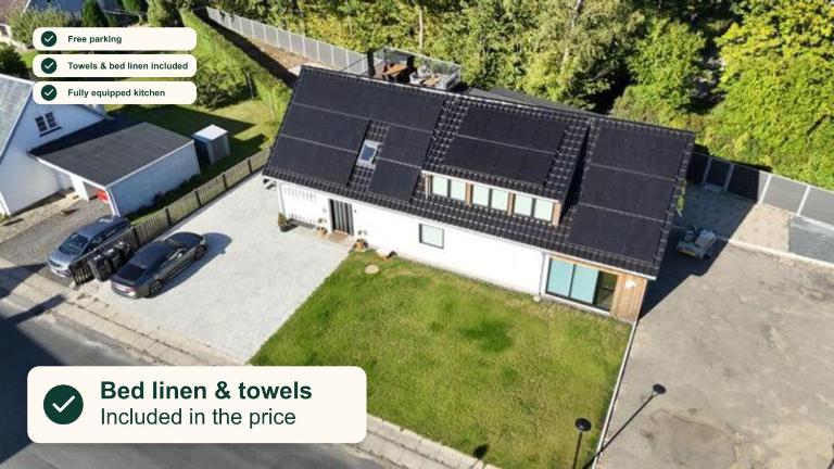 Charming house for 11 persons in Odense with Luxury Rooftop Deck & Free Parking - Ferienwohnung Odense