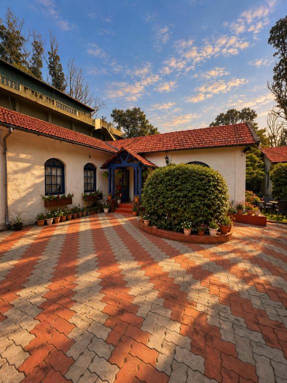 LA Address Retreat - The Heritage Homestay - Bed and Breakfast Ooty