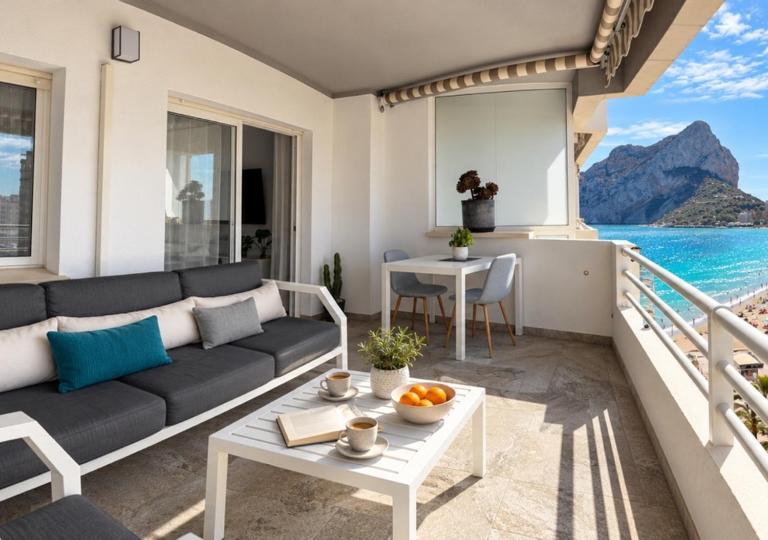 Apartamento Minerva - Primera línea de playa con vistas al mar - B&B Calpe