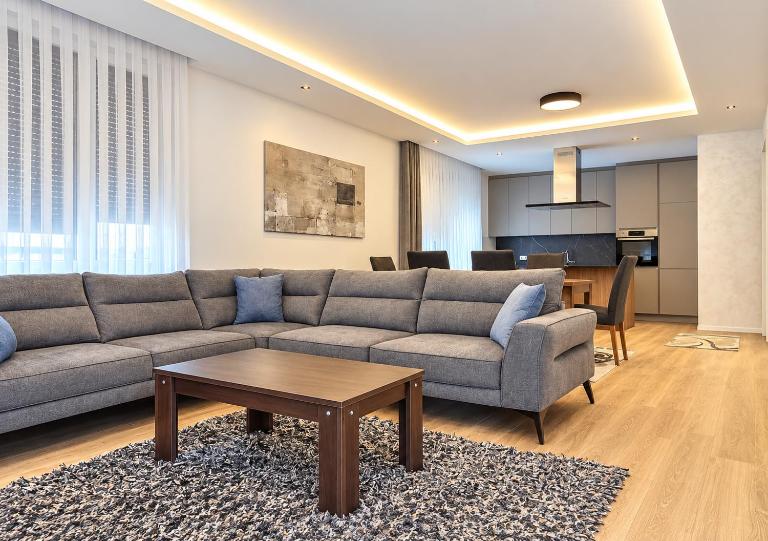 Pri-Penthouse - CityView & Private Parking - Bed and Breakfast Pristina