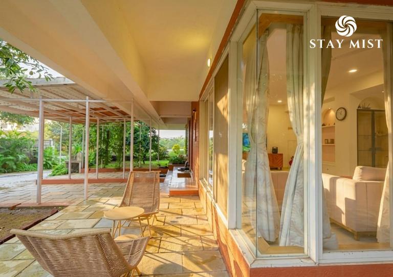 StayMist - Avelis Villa - B&B Lonavla