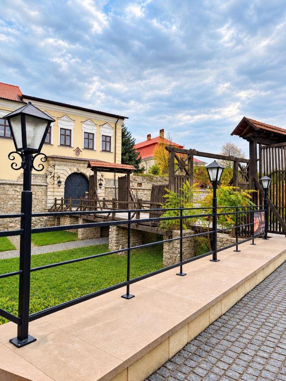 Равелін Золочівського замку - B&B Zolochiv
