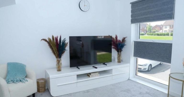 Newcastle Great Park 4BR Home, Sleeps 8 - B&B Newcastle upon Tyne