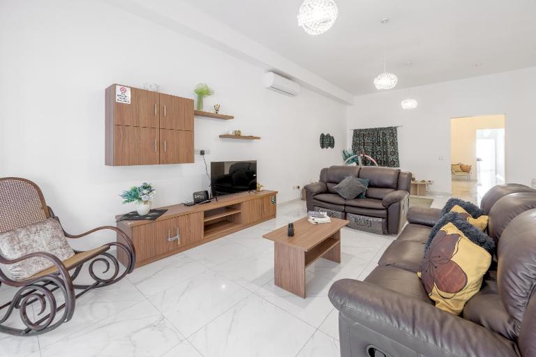 ANT 3 - Modern & Large 3 bdr Apart in Sliema - B&B Sliema