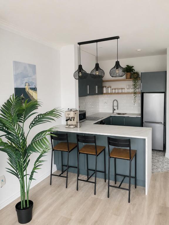 Modern and Spacious Apt5 Sleeps 6 Free Parking - Chambres d'hôtes Galway