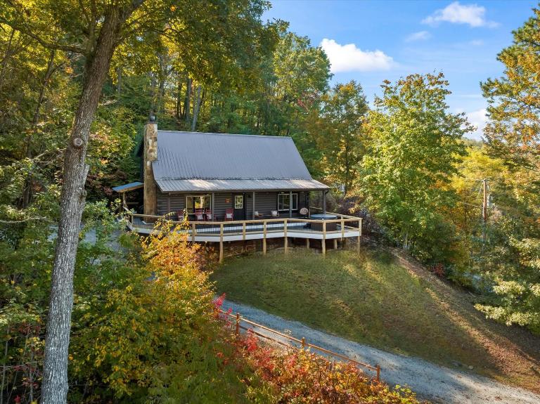 Bryson City Cabin, Game Loft, Hot Tub, Fire Pit - B&B Bryson City