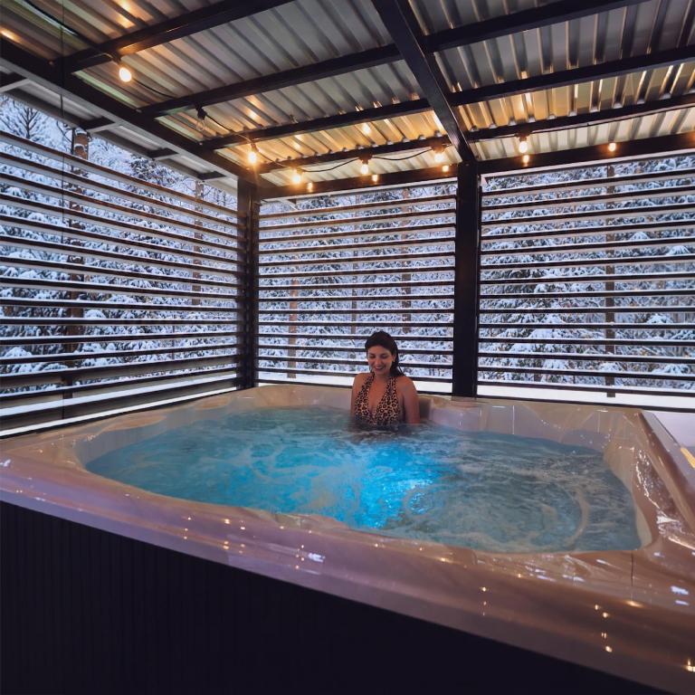 Dom to za mało! Całoroczny dom z prywatnym jacuzzi - Ferienwohnung Borzestowo