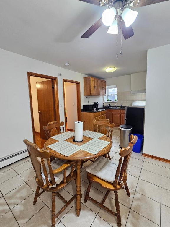Two Bedroom Apartment with Parking 5 to 10 Min to PATH for NYC - Ferienwohnung Harrison