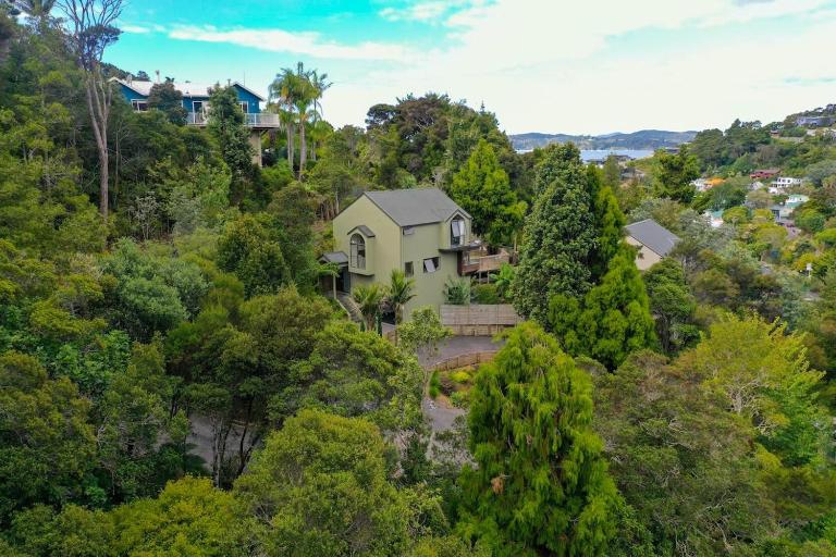 Tree Tops Retreat - B&B Paihia