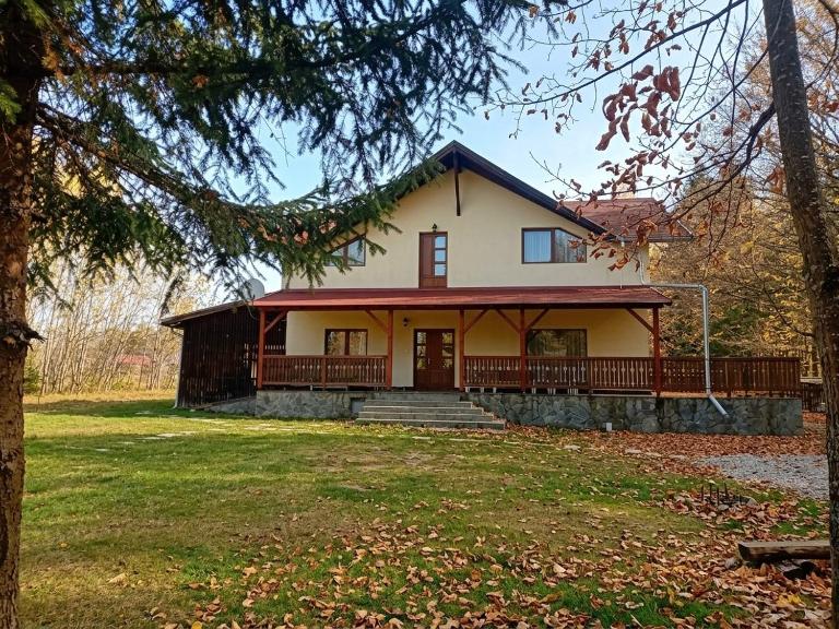 Fenyves Home - Ferienwohnung Izvoare