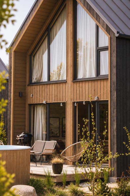Wood House Trzęsacz Balia, Sauna, Podgrzewany Basen - Ferienwohnung Trzesacz