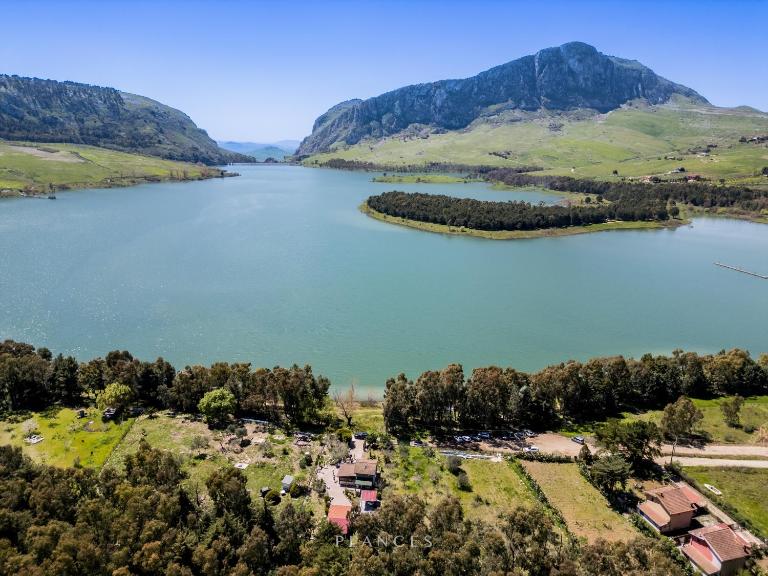 Magico Chalet Vista Lago - B&B Piana degli Albanesi
