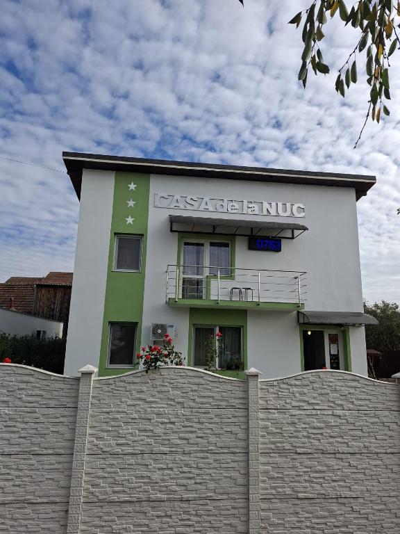 Casa de la Nuc - B&B Targu Jiu
