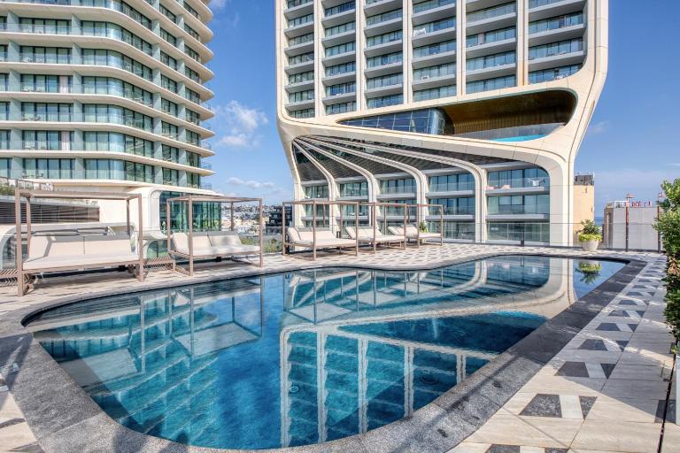 Corner 1 Bed Apart in Mercury Suites with Rooftop Pool Seasonal - Ferienwohnung St. Julian's