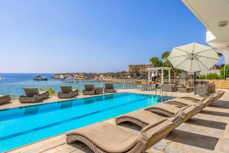Katina Beach Villa - Chambres d'hôtes Pégeia