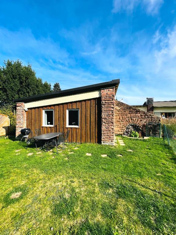 Ruhige Fewo mit Garten - Hunde willkommen - Bed and Breakfast Schömberg