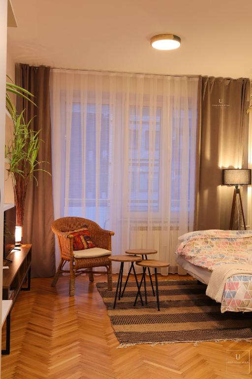 Urban Luxury Studio - Free Parking - B&B Skopje
