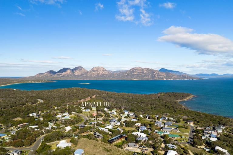 Aperture - 3-bedrooms house with Stunning Views framing your Escape! - B&B Coles Bay