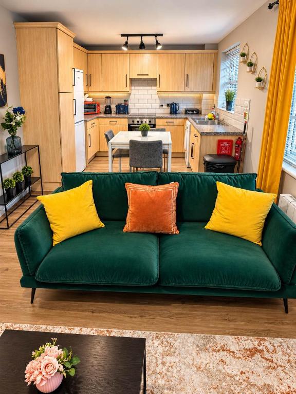 Trafford Centre Stylish Apt with Free Parking By Genesis Living - Ferienwohnung Irlam