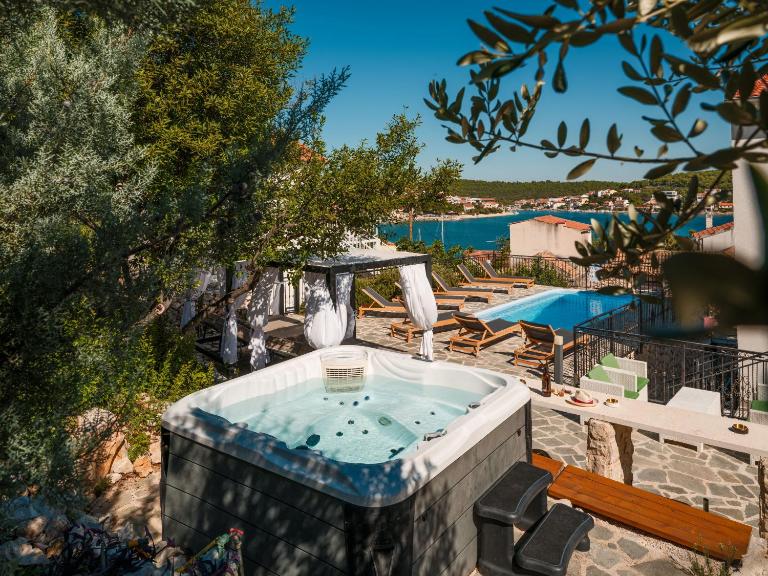 Tisno Resort - B&B Tisno
