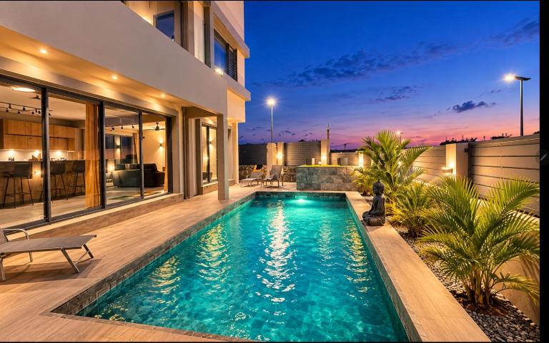Luxurious Sea View Villa Flic en Flac Rooftop Terrace - Bed and Breakfast Flic en Flac