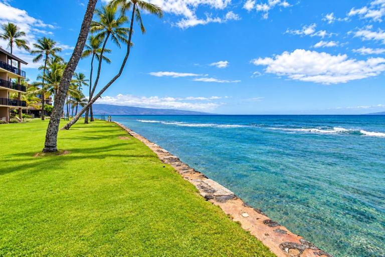 Beachfront • Pool + Hot Tub • Pickleball, Tennis - B&B Lahaina