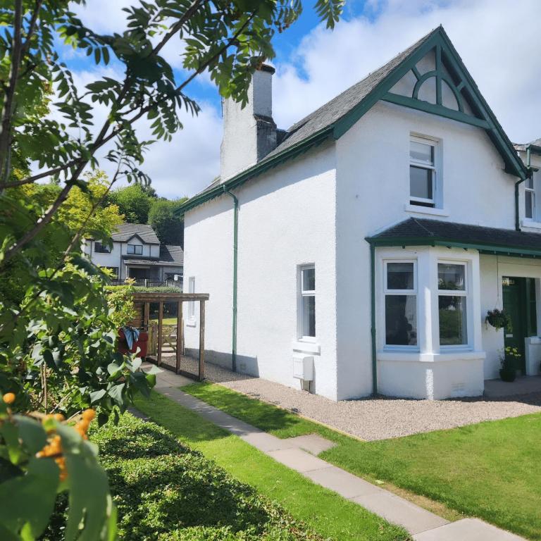 Gorgeous Three Bedroom Home in Birnam-Dunkeld - Bed and Breakfast Birnam