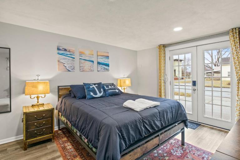 Walk to Parks! Dining & Lake! Close to Hike Trails! - B&B Watkins Glen