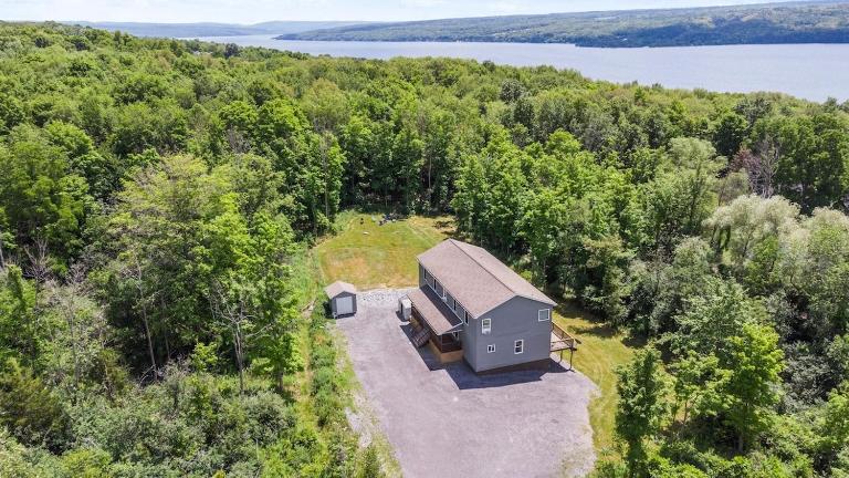 Hot Tub! LRG Home! Sleeps 16!Near Ithaca! Dogs OK - B&B Lansing