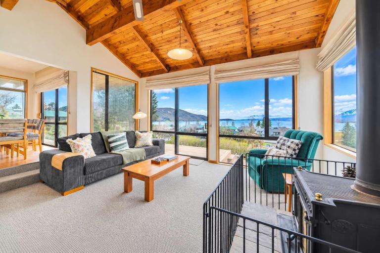 Manawaroto 3BR with Mountain & Lake Views - Sleeps 6 - Bed and Breakfast Lake Tekapo