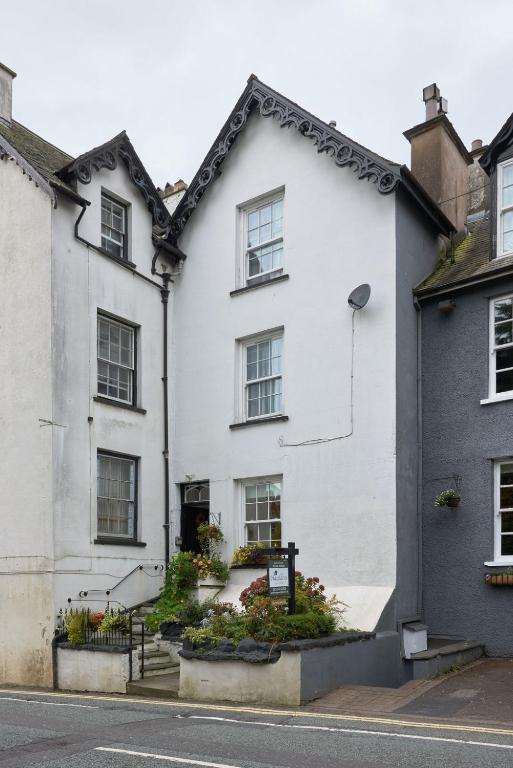 Hazeldene Guest House - with Free Offsite Health Club - Chambres d'hôtes Bowness-on-Windermere