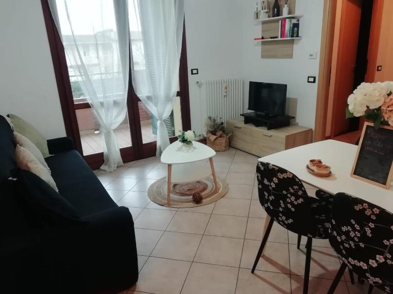 Pretty home near station & Free Parking - B&B Castel Bolognese