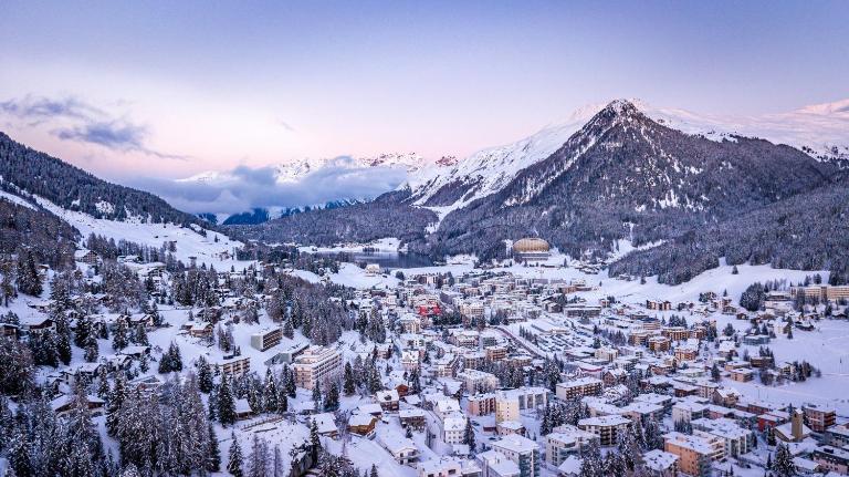 WEF Apartment Klosters Train station - Bed and Breakfast Klosters Platz
