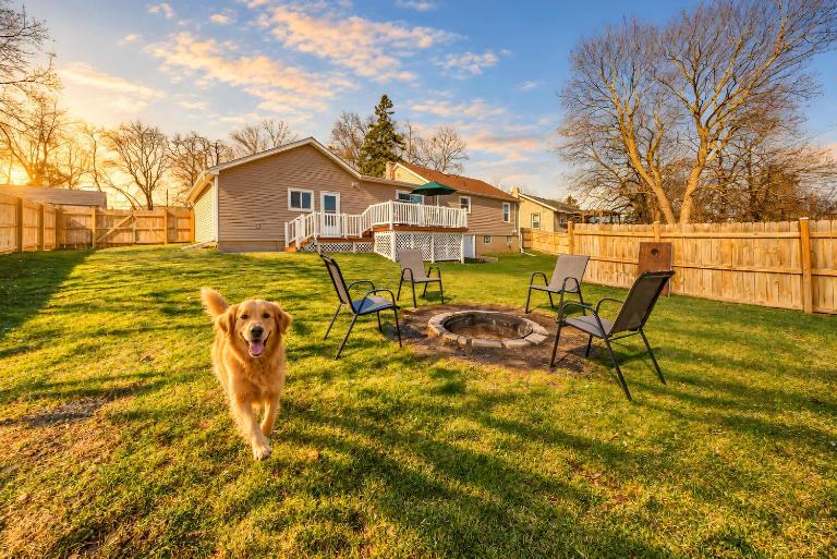 New Pet-Friendly Lake Geneva Escape - Chambres d'hôtes Lake Geneva