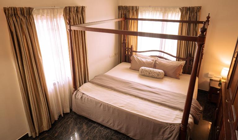 Anjaneyam Heritage Villa I 4BHK Near Marine Drive - B&B Kochi