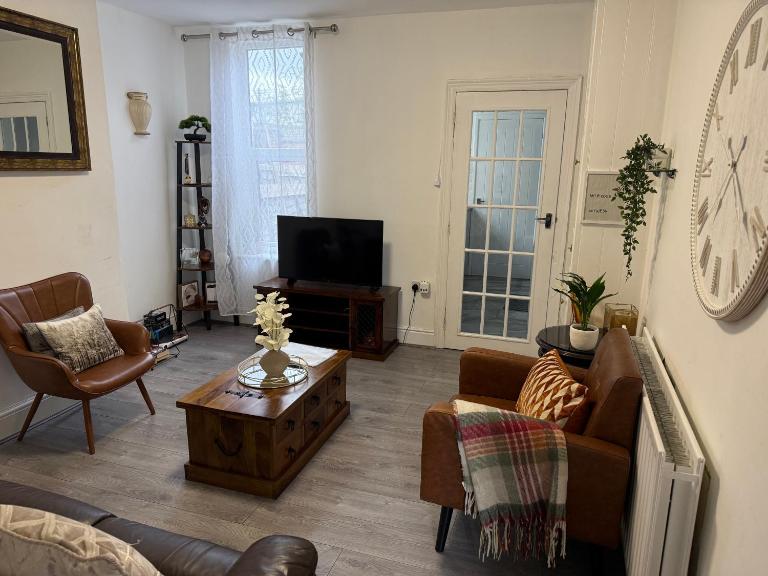 Feel at Home away from Home - B&B Nottingham