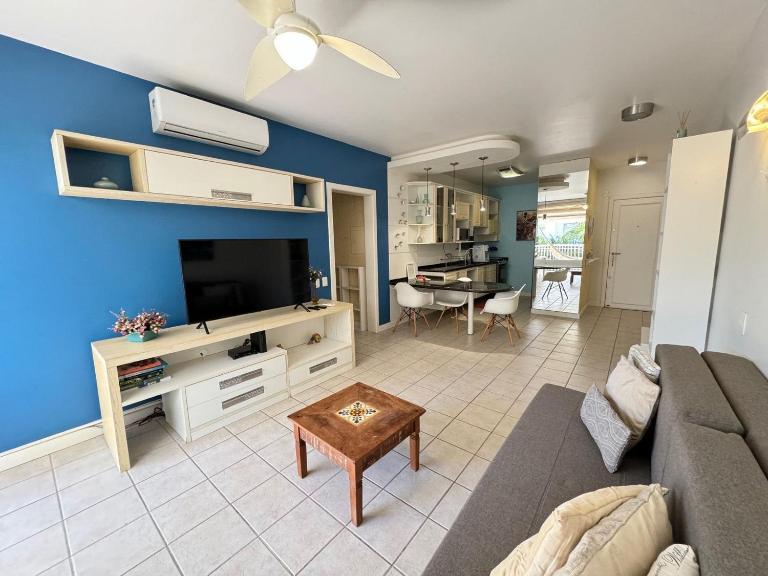 Apartamento com piscina e sacada em Jurerê - Bed and Breakfast Florianópolis