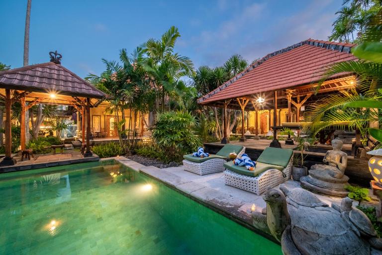 Villa Hibiscus Sanur Beach by Nagisa Bali - B&B Denpasar