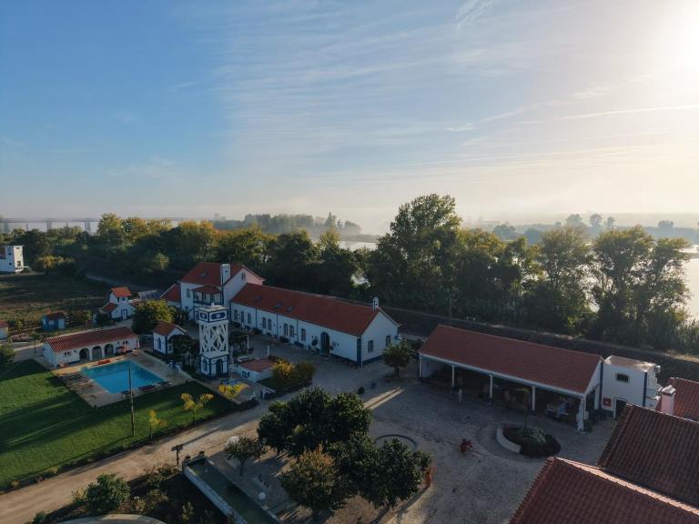 Marchanta Riverside Hotel - B&B Santarém