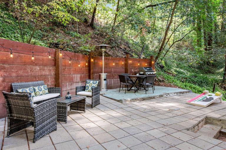 Canyon House - Bed and Breakfast Guerneville