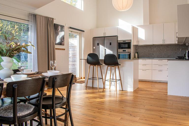 2BR Scandinavian Villa 20 Min to Stockholm - B&B Huddinge