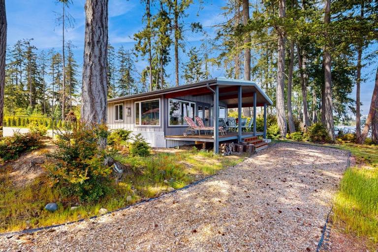 Point Hope Perch - B&B Fox Island
