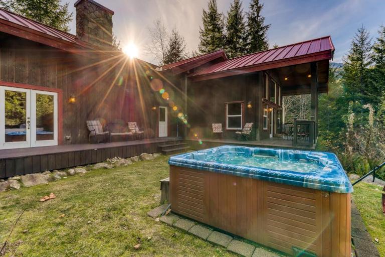 Money Creek Lodge - 5 Bed 2 Bath Vacation home in Skykomish - Ferienwohnung Skykomish