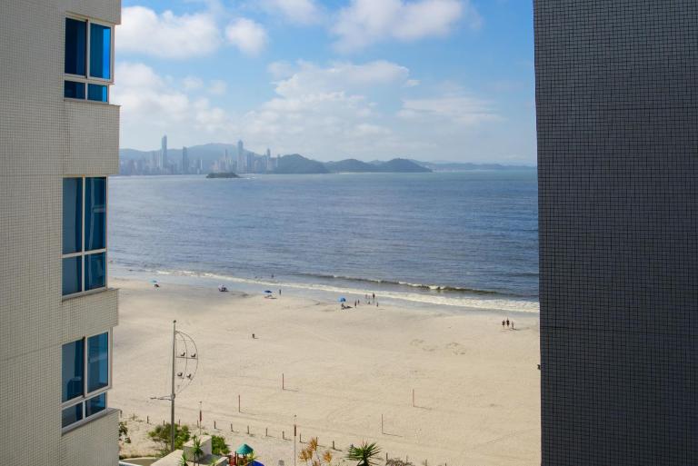 Apto Vista Mar na Av. Atlântica, Barra Sul NF1414 - B&B Balneário Camboriú