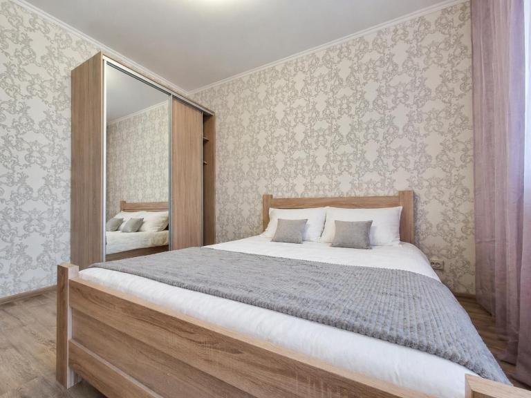 Апартаменти ЖК Лебединий Позняки Харківська Осокорки - B&B Kyiv